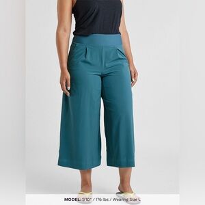 Title Nine Size L Round Trip Wide Leg Cropped Pants Pull On Peat